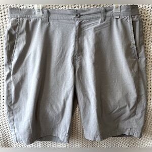 Travis Mathew Men’s Gray Golf Shorts, Polyester/Cotton Blend; Size 40